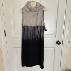Elegant Gray and Black Sleeveless Dress